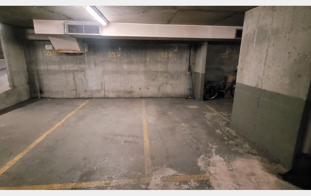 Annonces ALFORTVILLE : Garage / Parking | PARIS (75016) | 17 m2 | 60 000 € 