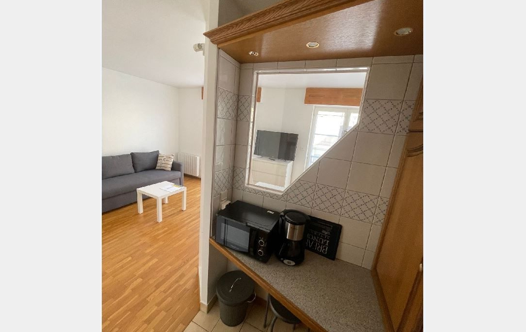 Annonces ALFORTVILLE : Apartment | CHARENTON-LE-PONT (94220) | 27 m2 | 1 050 € 