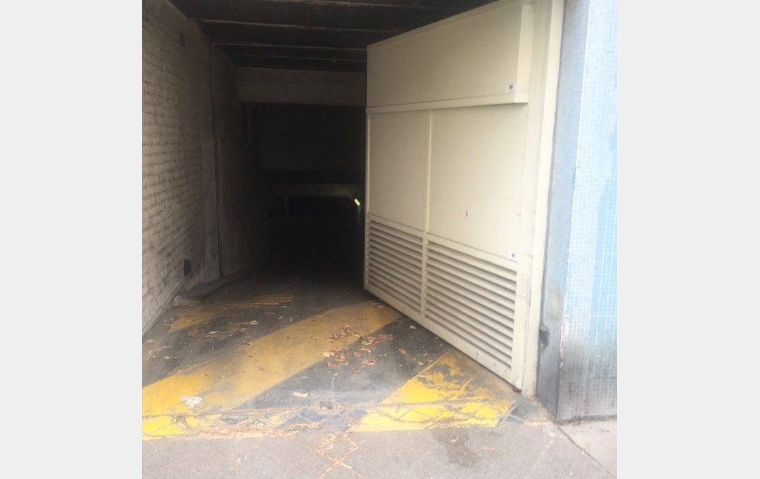 Annonces ALFORTVILLE : Garage / Parking | PARIS (75015) | 0 m2 | 120 € 