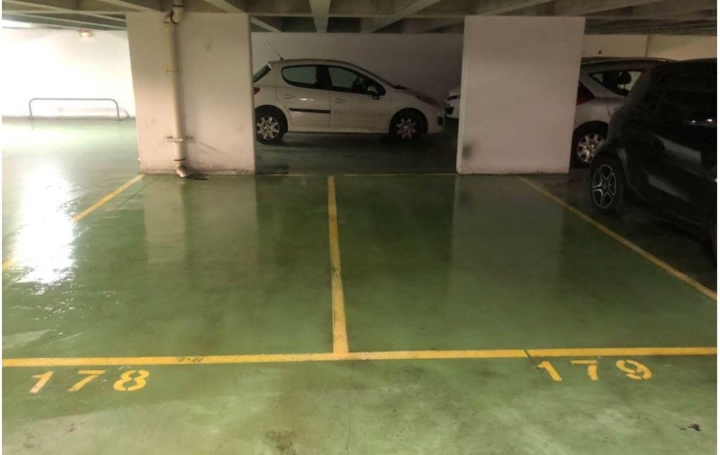  Annonces ALFORTVILLE Garage / Parking | PARIS (75011) | 12 m2 | 28 000 € 